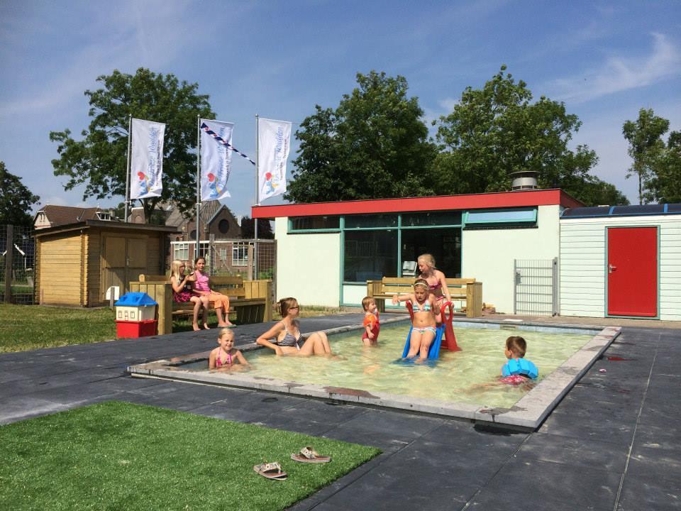 De Rozenbottel Villa Tzummarum Exteriör bild